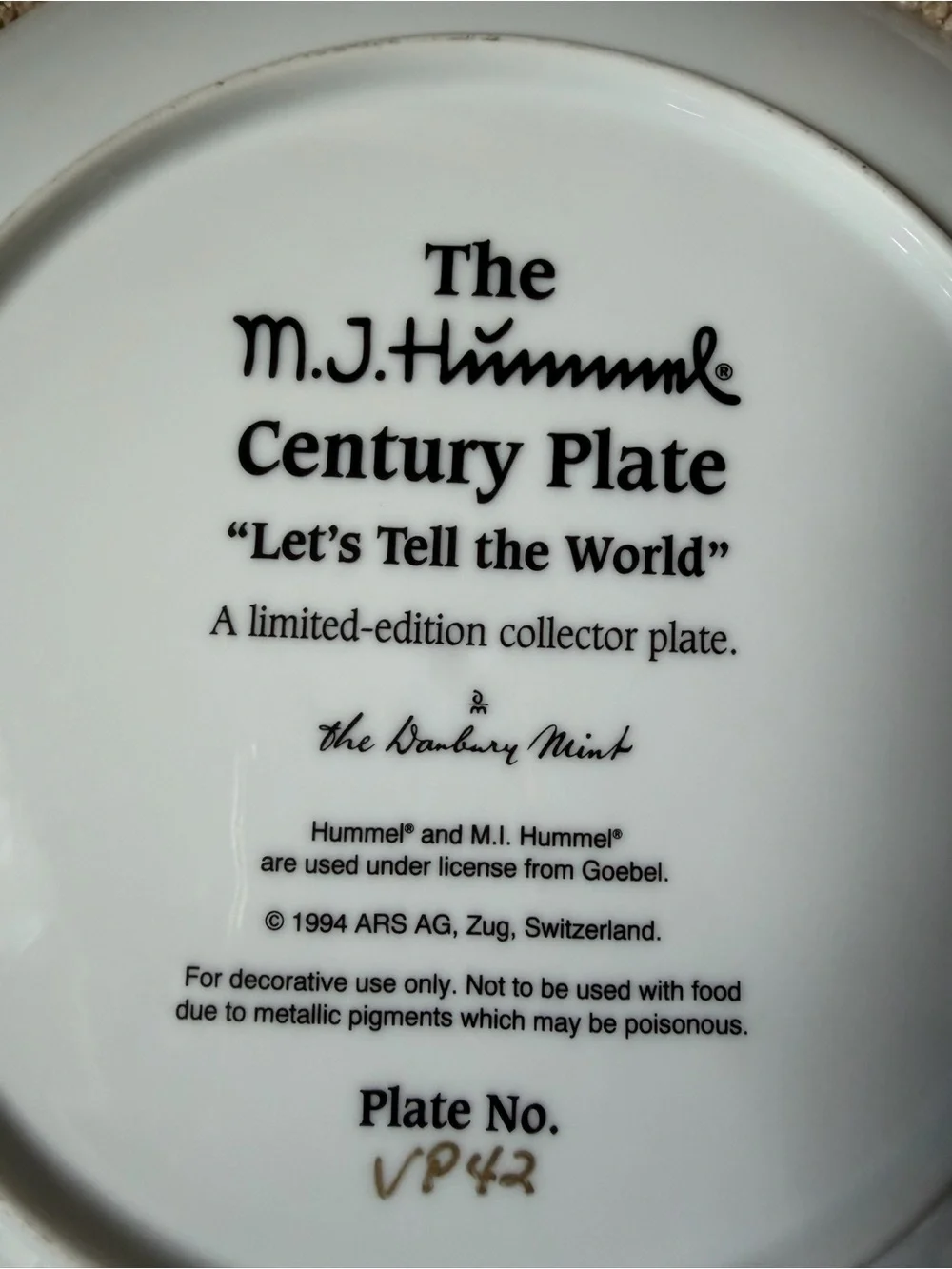 M.J. Hummel Let’s Tell the World Collector Plate w Stand 10.5”
